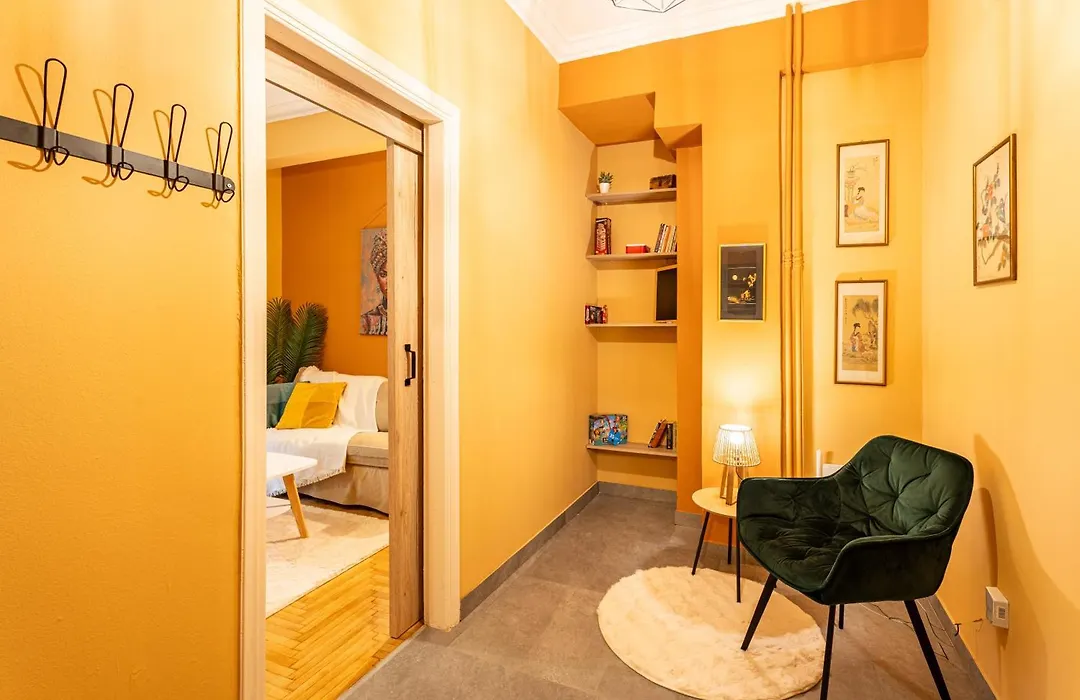 Renovated 2 Bedroom Apartment In City Centre-1