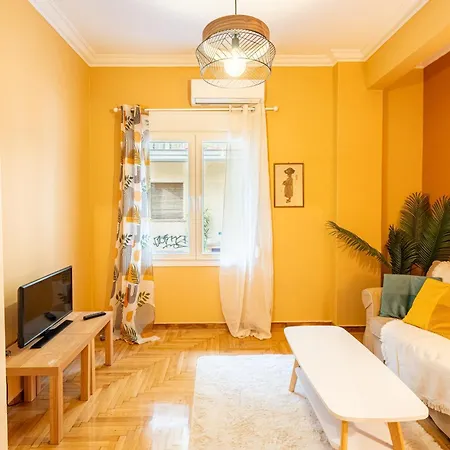 Renovated 2 Bedroom Apartment In City Centre-3