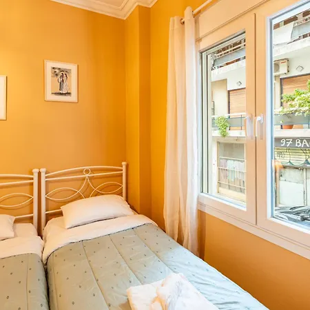 Renovated 2 Bedroom Apartment In City Centre-2
